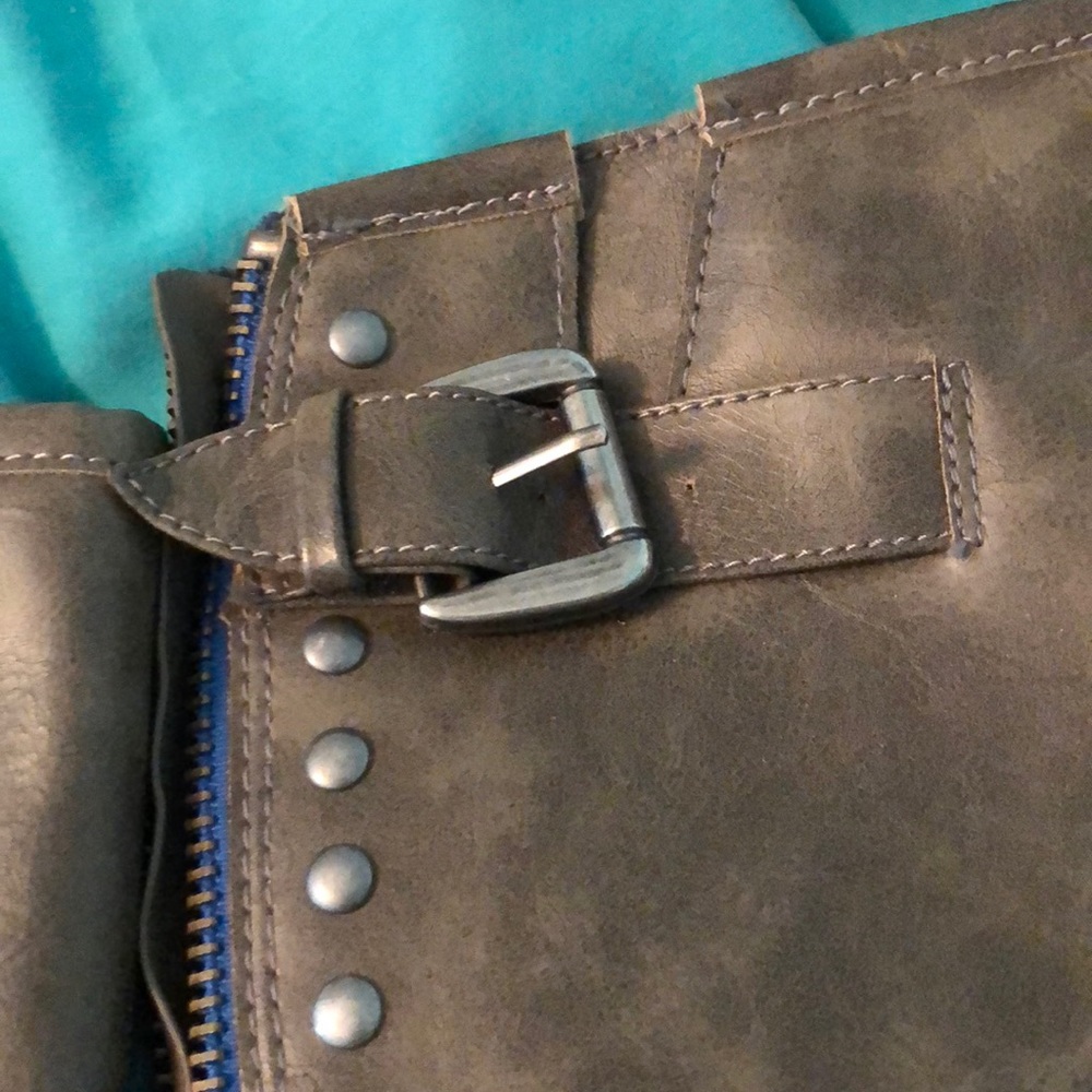 Grey stud boots - Picture 4 of 5